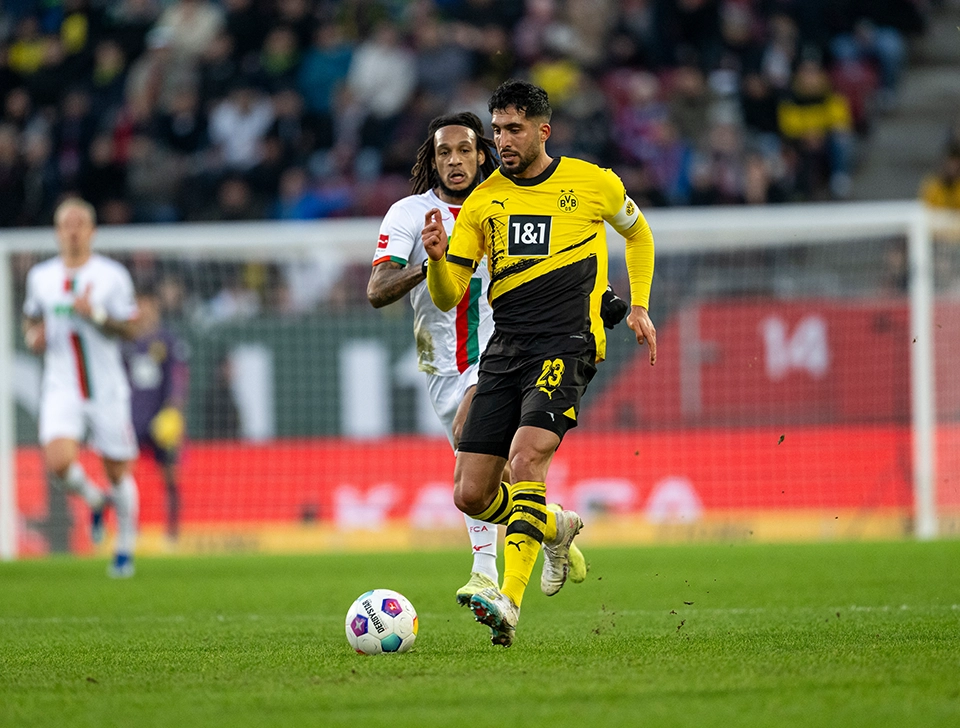 Can wins duel against FC Augsburg players (photo)