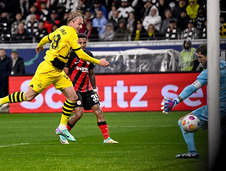 Brandt scores a goal against Eintracht Frankfurt (photo)