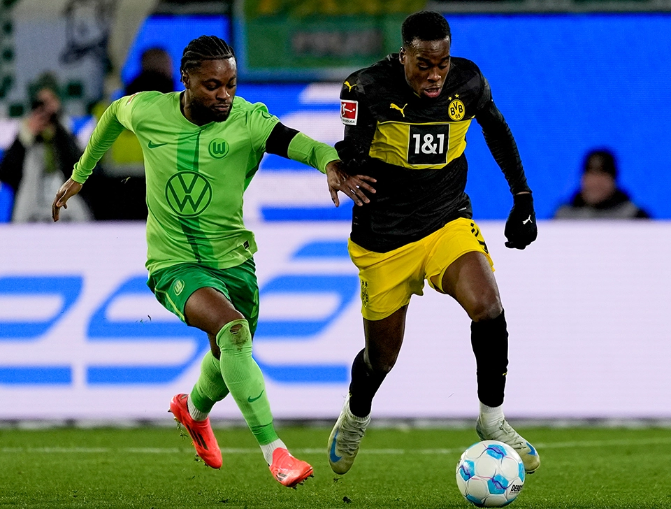 Gittens in a duel with VfL Wolfsburg player (photo)