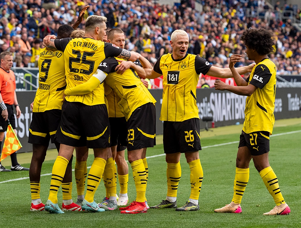 BVB players celebrate (photo)