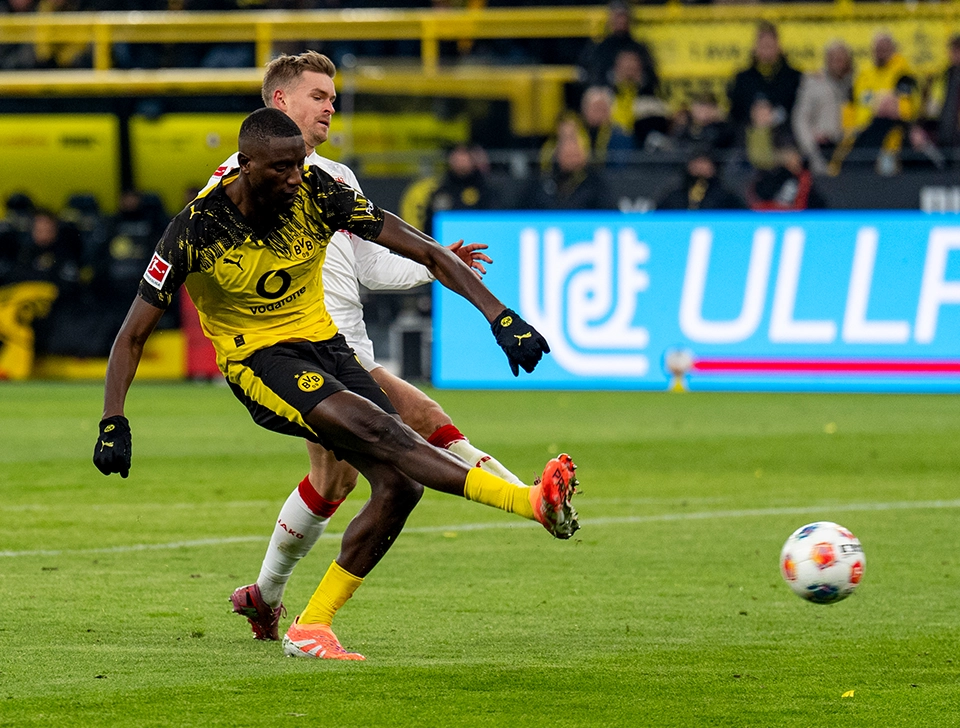 Guirassy shooting at goal (photo)