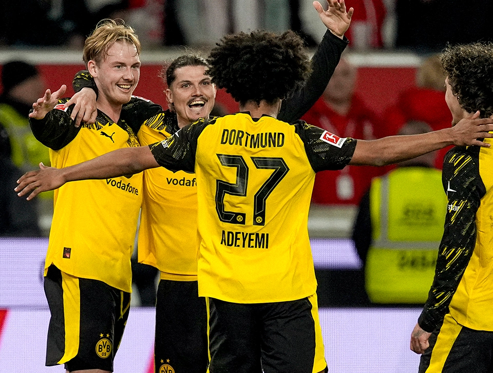 Sabitzer, Brandt, Adeyemi and Fabio Silva coming together to celebrate (photo)