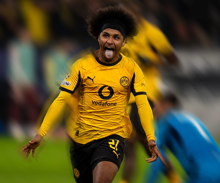 Adeyemi celebrating and sticking out his tongue (photo)